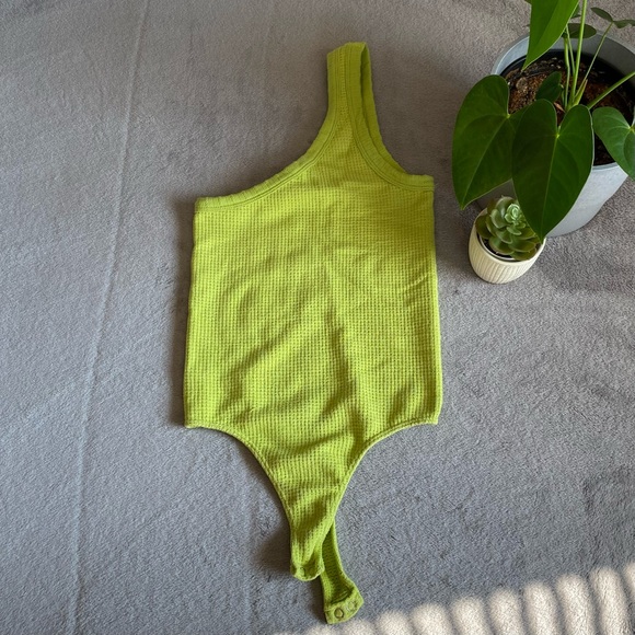 Sugar rain green one shoulder bodysuit - Picture 1 of 4